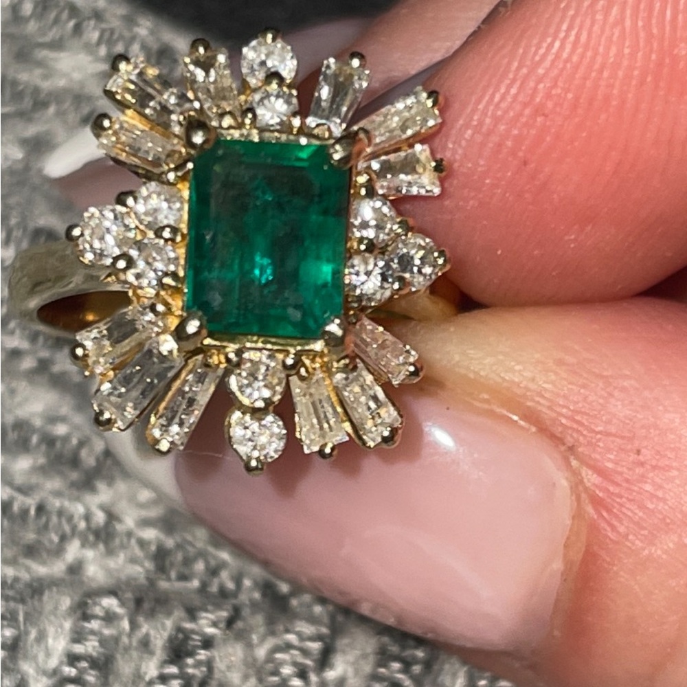 14k Vintage Emerald Green and Gold Diamond Halo Ring